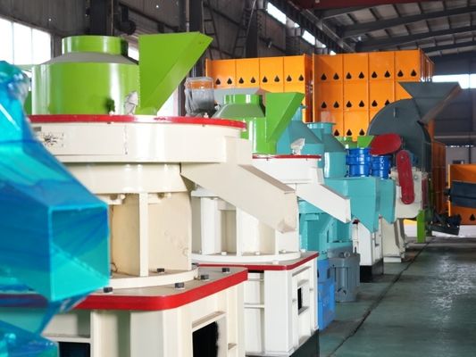 Commercial Agricultural 2-12mm Wood Pellet Making Machine With Diesel Engine