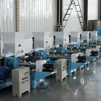 Large Scale Fish Feed Pellet Machine Mills 3 To 12mm 0.4kw Feeding Power