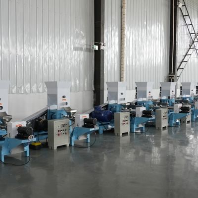 Small Scale Floating Fish Feed Pellet Machine 55kw 700kg/ H With Two Sleeves