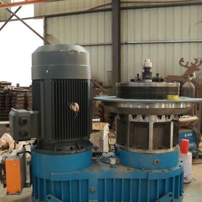 Flat Die Wood Pellets Machine 1100kg/ H 800kg/ H Energy Saving Rustproof