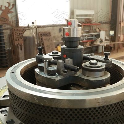 MIKIM 2.5mm Die Chip Wood Pellets Machine Small Scale 900kg/ H