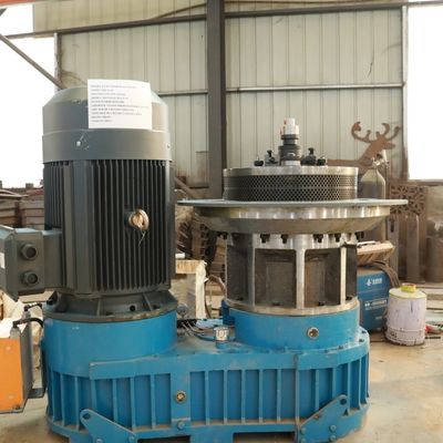 Feed Small Wood Pellet Mills Home Use 600kg/ H 400kg/ H Environmental Friendly