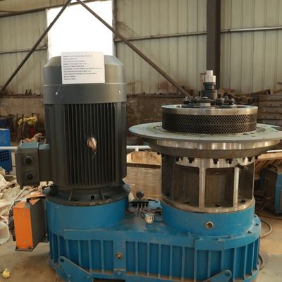1000kg/ H Sawdust Walnut Shell Pellet Mill Machine 25mm Diesel Engine