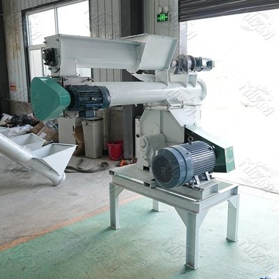 CE Manual Fish Feed Pellet Machine 350-450kg/H Cattle Feed Making Machine